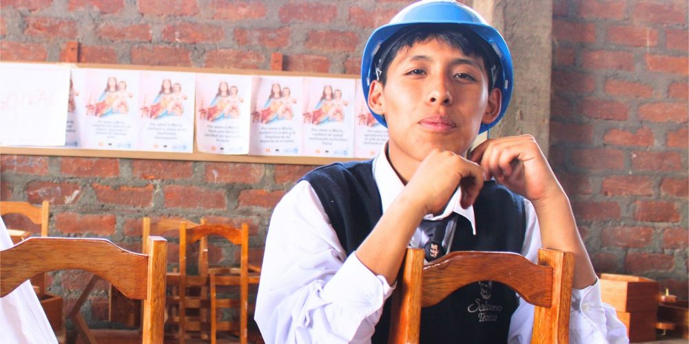 Estudiante del CETPRO salesiano en el taller: una escuela que prepara para la vida